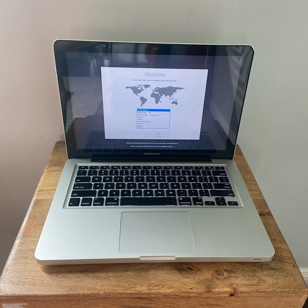 Apple MacBook - Silver with Black Keyboard